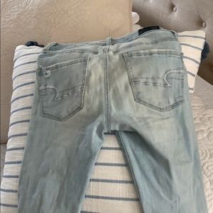 American eagle distressed light wash jeans